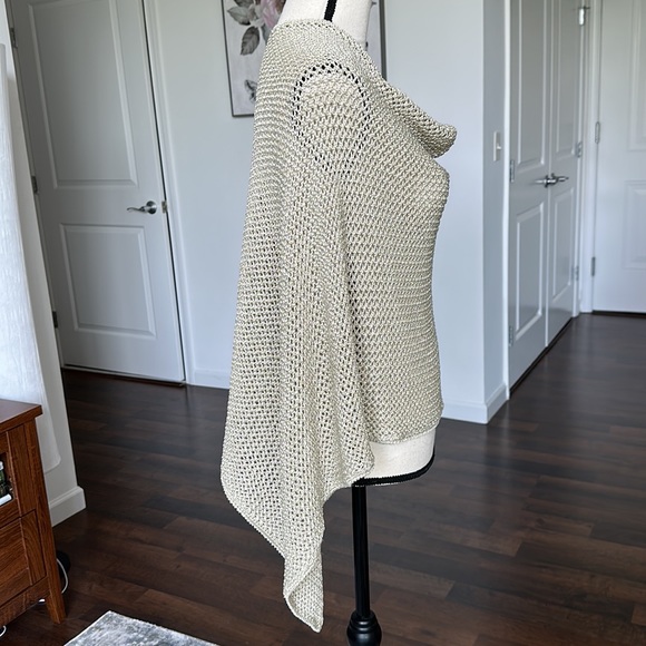 Minnie Rose Knit Poncho - Picture 3 of 5